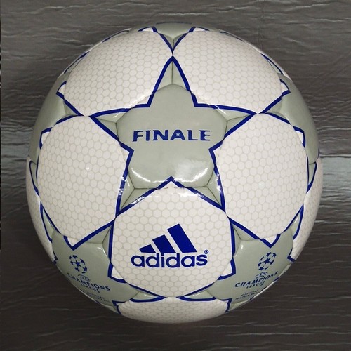 Finale calcio uefa adidas - finale,