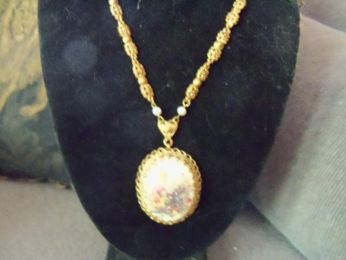 Collana con ciondolo - , in