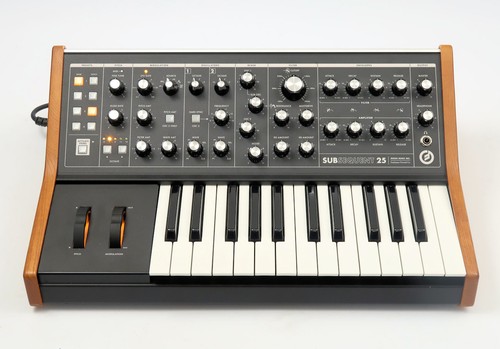 Moog subsequent sintetizzatore - moog,