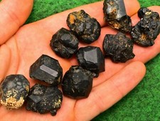 1 Garnet Melanite Black