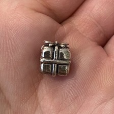Pandora Present Charm! 