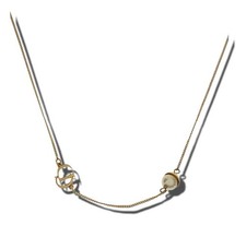 Collana di perle con logo CD