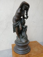 STATUA FIGURA IN BRONZO DONNA CHE SI PETTINA - BASE IN MARMO SCURO - 1960 EMILIA