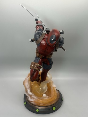 Deadpool statue pvc - deadpool,