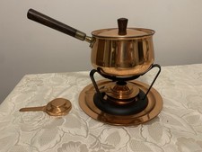 SET IN RAME PER FONDUTA  CON FORNELLO E PENTOLA PARI AL NUOVO MAI USATA