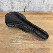 Sella Fizik Antares Versus Evo R1 Adattiva Stampa 3D 139mm 7x9mm Carbon Rails