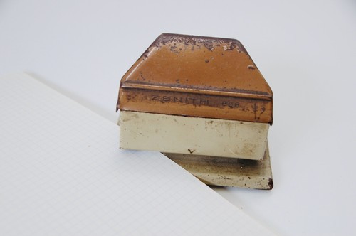 Perforatore per carta - 2, fori