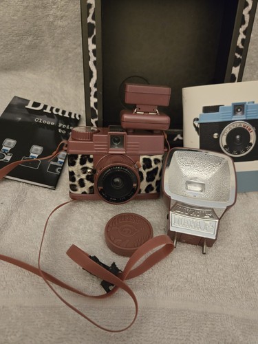 Fotocamera leopardata viola - fotocamera,
