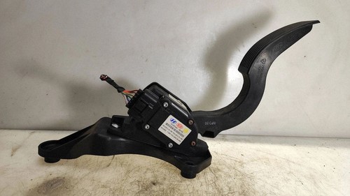 Pedale acceleratore