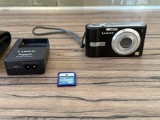 Appareil photo numérique panasonic lumix DMC-FX12 , fonctionnel .