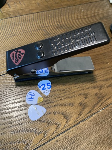 Pick punch fai - pick, guitar