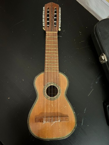 Charango armadillo di - in,