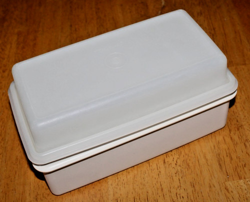 Tupperware almond beige bread - tupperware:,