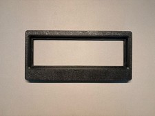 Ricambio Land Rover Defender TD5 - Stereo Radio Lunetta Faceplate Surround