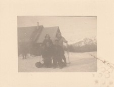 B1 - Foto Photo Fotografia Anni 40 - Coppia Con Bambini Sci Baita