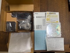 Nikon Coolpix P5000 fotocamera digitale compatta nera modello P5000 con caricatore