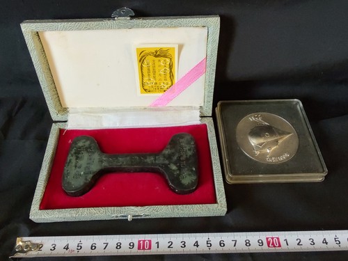 Set oggetti commemorativi