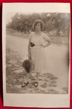 PHOT FOTO CARTO. DONNA BEN VESTITA CAPPELLO  1915 - 20 C. ( C 50 )