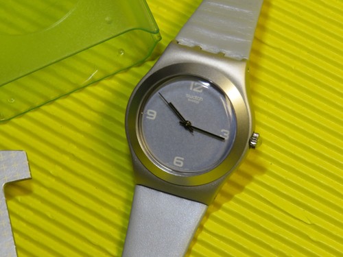 Swatch irony medium - irony, falling