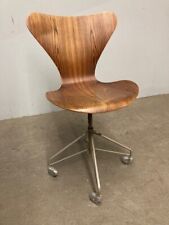 Sedia Arne Jacobsen for FRITZ Hansen 3117 ANNO 1955 girevole. Design unico