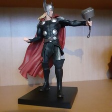 Marvel comics statuette - marvel,
