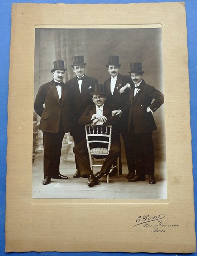 Hommes élégants haut - haut, de