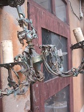 PICCOLO LAMPADARIO OTTONE PIENO CON RAMI E FOGLIE - ROBUSTO E PESANTE - 5 LUCI