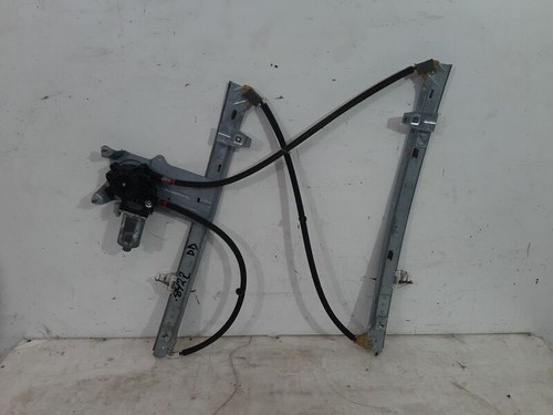 0130821762 front right window - front,