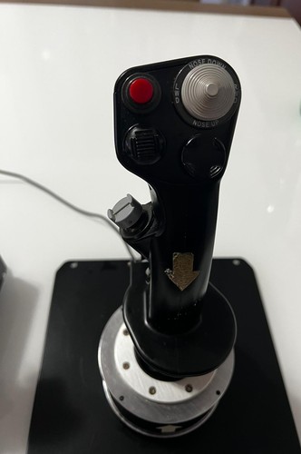 Thrustmaster hotas warthog - thrustmaster,