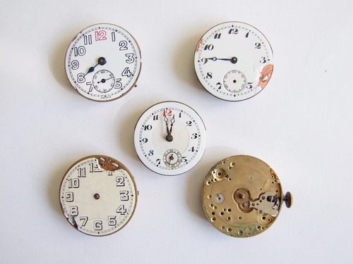 Cinque movimenti orologio