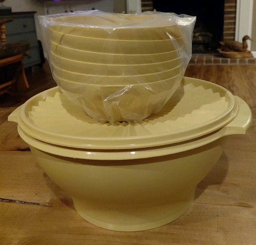Vtg new tupperware harvest - new,