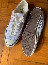 chuck taylor vintage white low