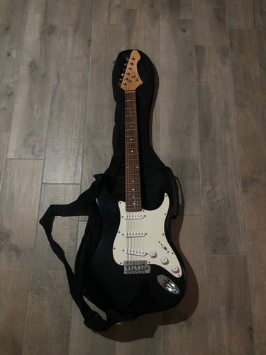 Chitarra elettrica nuova - chitarra,