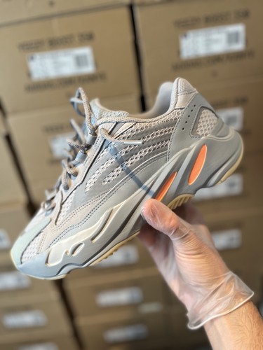 Adidas yeezy boost 700 - adidas,