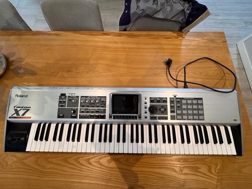 Roland fantom - roland, x7