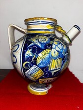 Antica anfora versatoio di