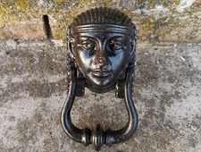 Battente per porta antico - Testa di sfinge