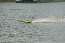 Barca A Motore ARTR ATOMIC