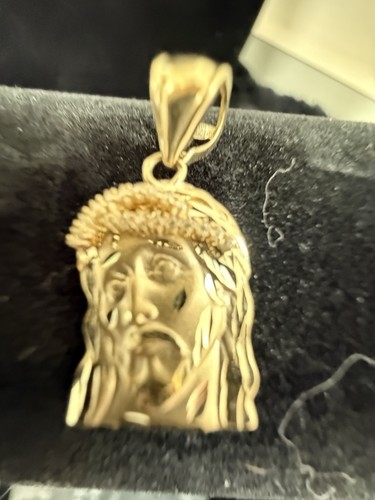 Ciondolo gesù oro - in,