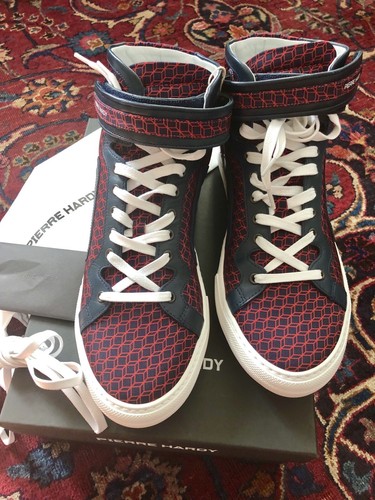 Nuove sneakers alte - alte, pierre