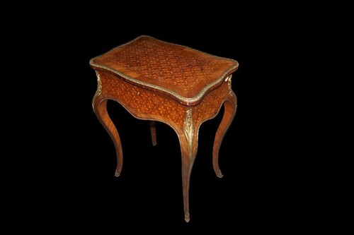 Tavolino simil toilette