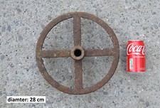 vecchia ruota vintage in ghisa