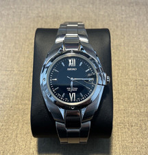 Seiko Uomo SBQK035 Calendario Perpetuo Quadrante Blu Quarzo HAQ 8F32-005A h018