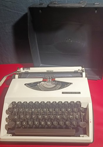 Macchina scrivere portatile - scrivere,