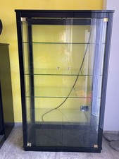 Vetrina artigianale in vetro e