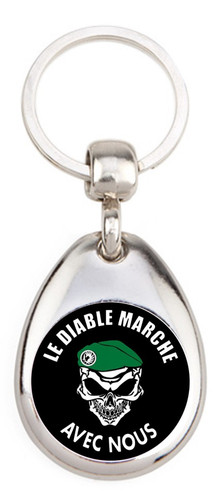 Diable marche avec - le, nous