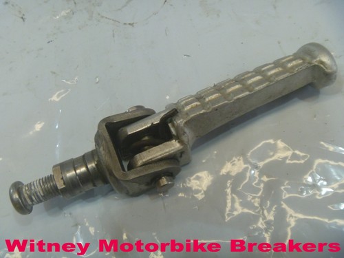 Triumph front right footrest - front,