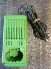 Hitachi C306624V Green Input 220V Output 2.4-12V Carica  Batterie Usato Funziona