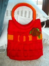 BORSA IN LANA COTTA PANNO FELTRO ROSSA NUOVA FATTA A MANO IN OMAGGIO SPILLA 