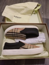 Scarpe Burberry taglia UK 2,5
